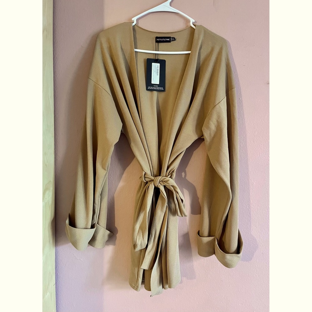 Nude Oversized Blazer w/ Kimono Style Sleeves. Size 10